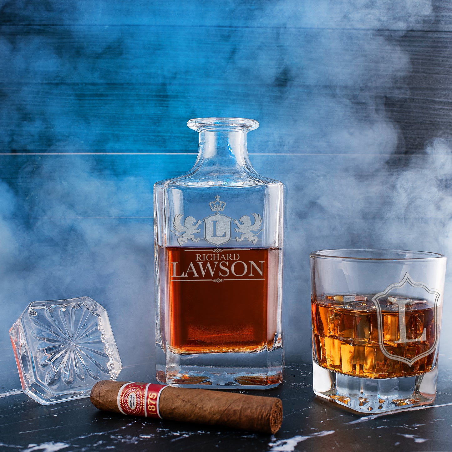 Whiskey Decanter and 4 Glasses Set Design 3