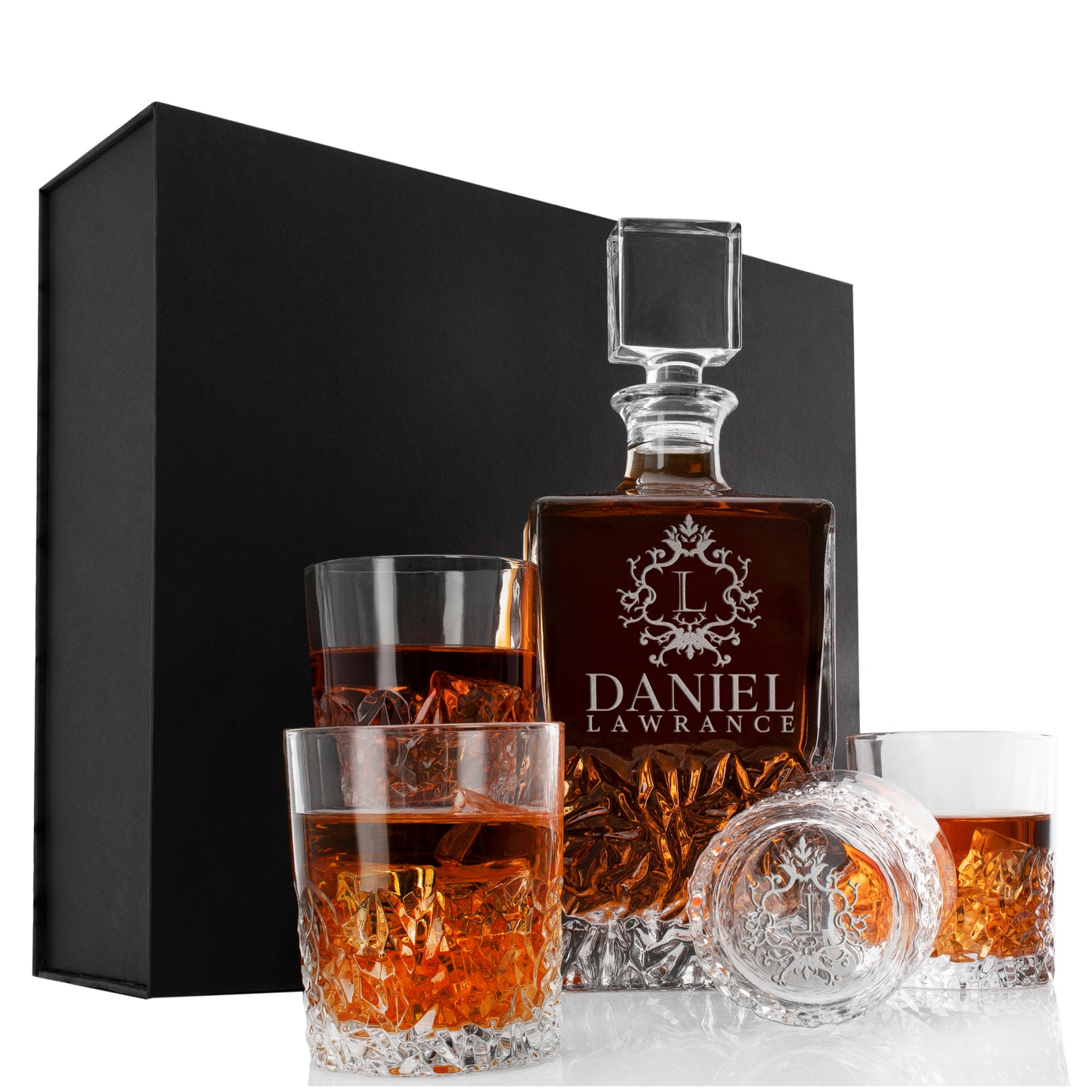 Whiskey Decanter and 4 Glasses Set Design 6