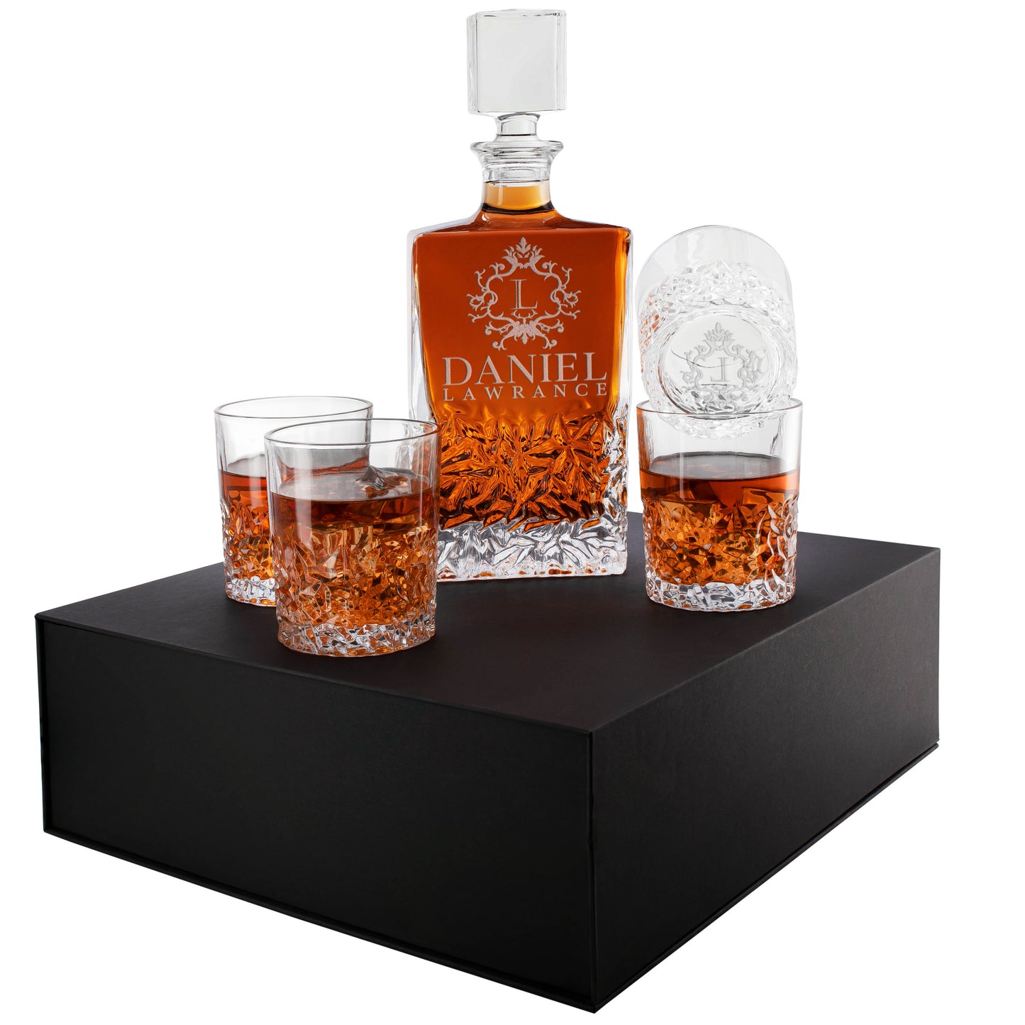 Whiskey Decanter and 4 Glasses Set Design 6