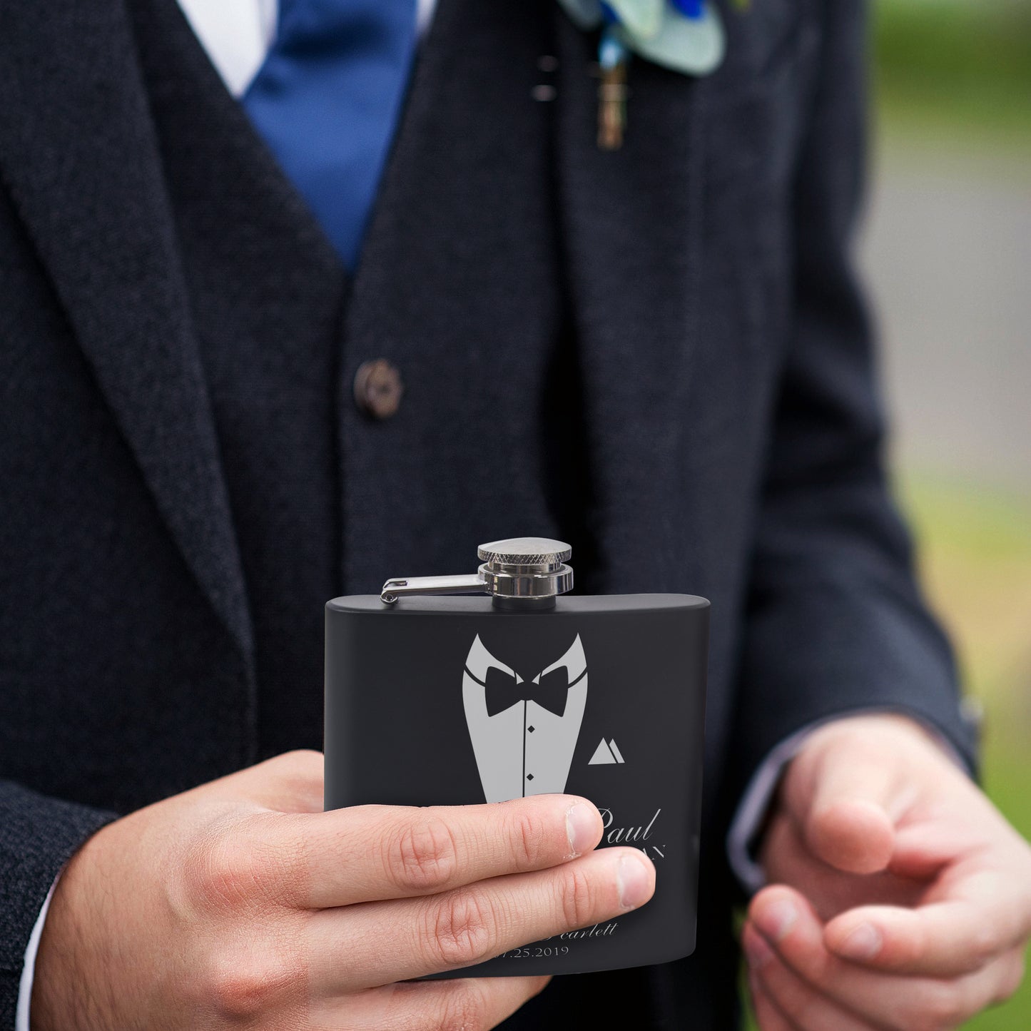 Personalized Black Flask - Design 4